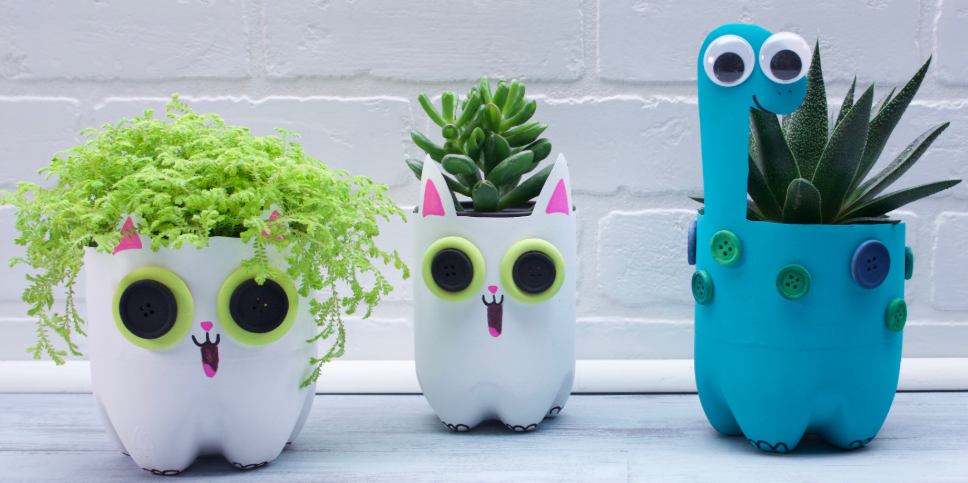 Kerajinan dari Botol Plastik